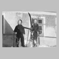 050-0050 Harald und Jutta John im Schnee im Maerz 1940.JPG